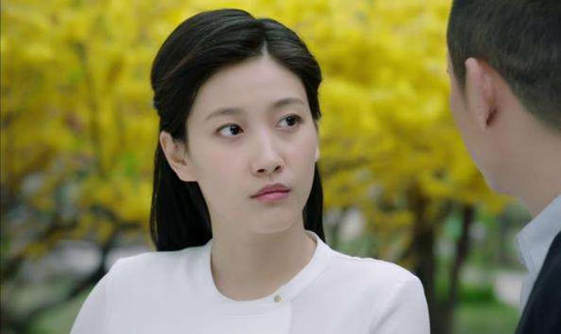 比如搭档李幼斌演过《决战江桥》.