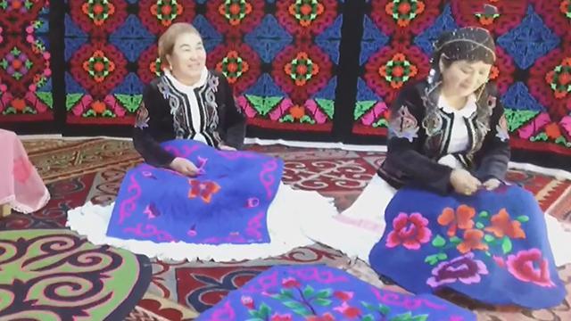 哈萨克族手工刺绣:姑娘嫁人都靠它 哈萨克族手工刺绣:姑娘嫁人都靠它