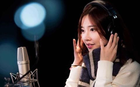 冯提莫真爱粉:工资3000刷礼物3200,工资不够信