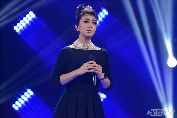 奥黛丽·赫本神还原  江珊跨界舞台成百变女王 奥黛丽·赫本神还原  江珊跨界舞台成百变女王