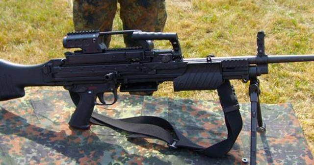 盘点: 中美俄多国轻型机枪比对, 中国95最丑, 德