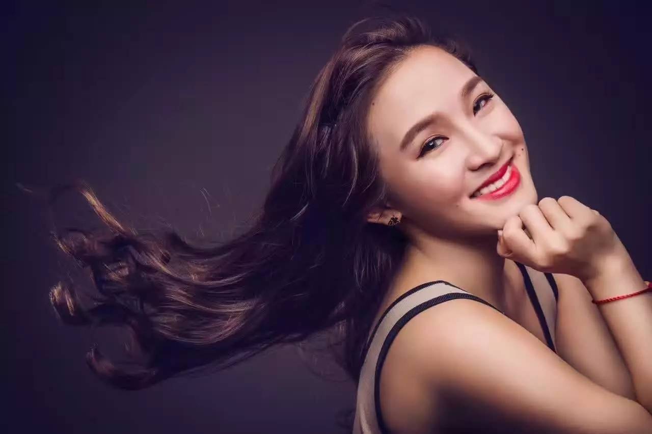 范凌凌应邀主持2017赖熠婷钢琴独奏音乐会·中国七城巡演 范凌凌应邀主持2017赖熠婷钢琴独奏音乐会·中国七城巡演