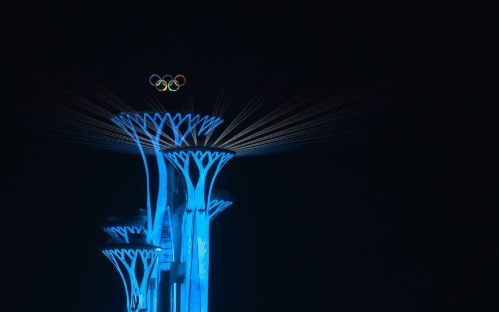 太酷了!奥林匹克塔上演2022北京新年倒计时 太酷了!奥林匹克塔上演2022北京新年倒计时