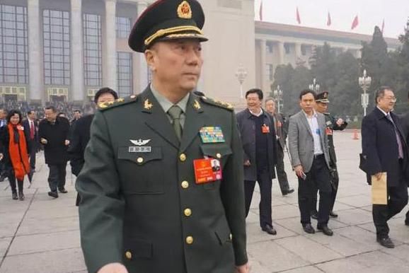 东部战区副司令秦卫江:强调东部战区陆军必须