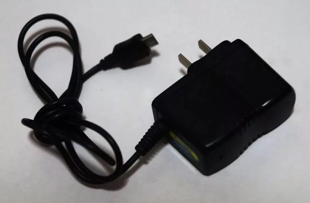 睡觉时喜欢放在枕头下面! 这样东西把男子后脑