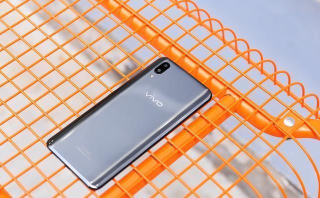 全面屏就必须用虚拟按键?苹果、vivo用全新手