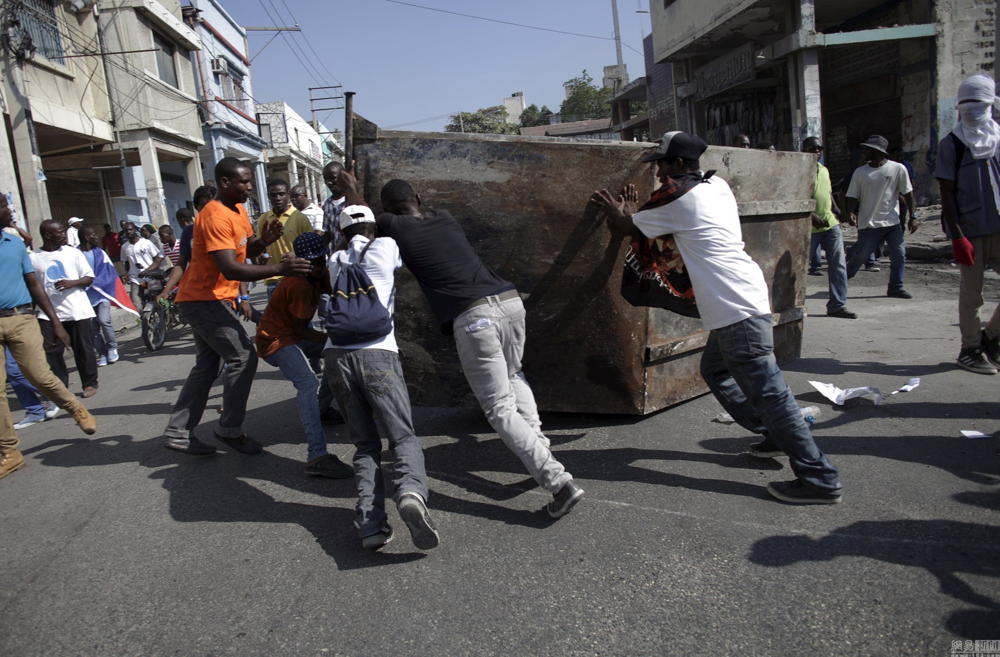 海地民众组织大规模示威 抗议总统选举舞弊