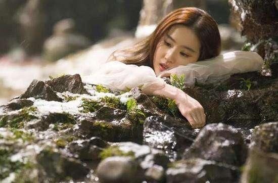 赵丽颖杨幂金扫帚奖遥遥领先, 拿流量花旦蹭热