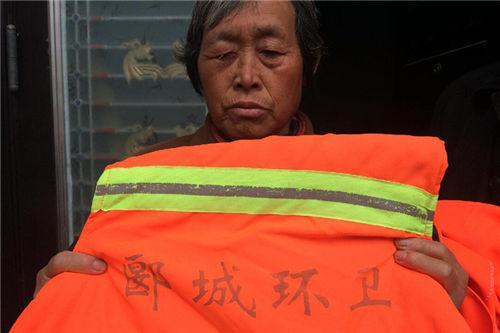 漯河环卫工现状:多数是临时工 干活时受伤难赔