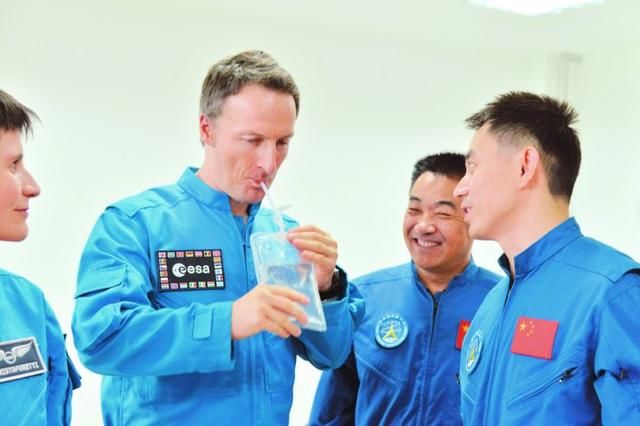 分享在华训练故事 欲成首批飞往中国空间站的