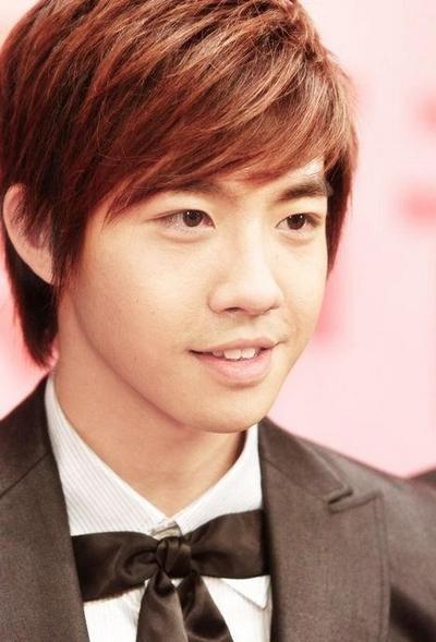 杨幂差点和他结婚,23岁时红极一时却意外毁容