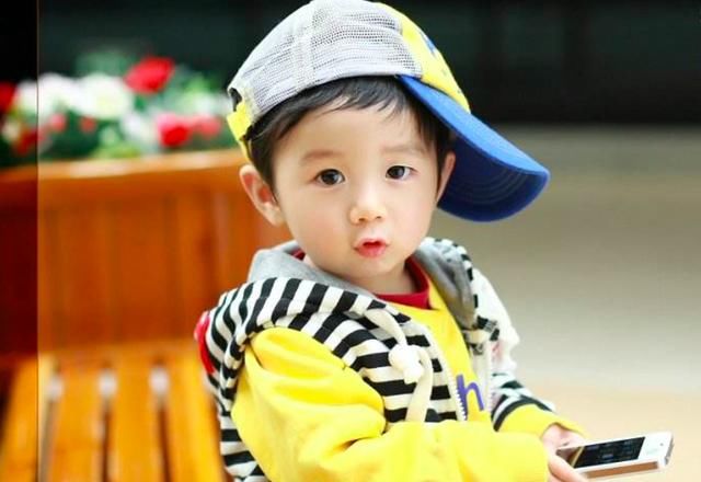 都市潮童最新穿搭,掌握三个技巧,你就是今年最