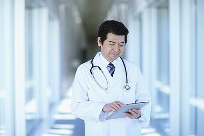 震惊!23岁姑娘每天做这事,颈椎差点掉下来!颈椎