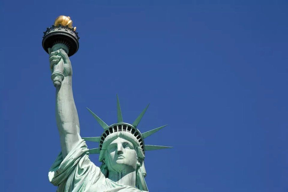 特朗普严打非法移民的手伸向留学生,签证过期