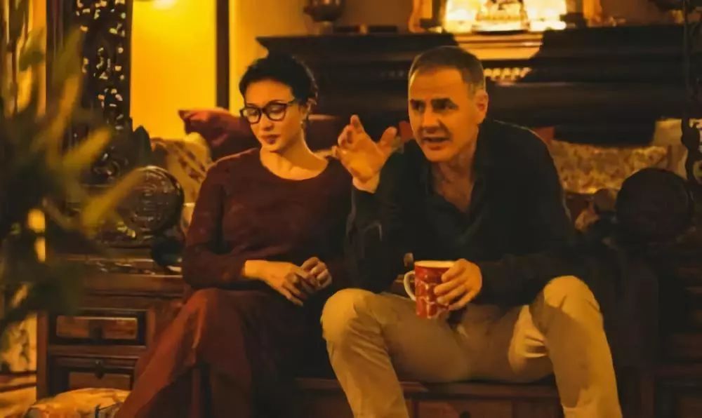 金星复婚后首晒婚纱照 三个孩子当花童 甜称走