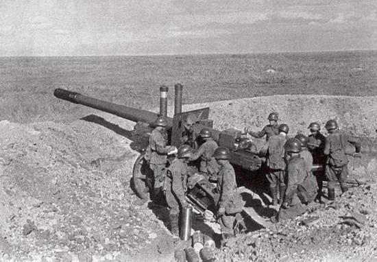 诺门罕战役日伤兵咬死苏军医护兵 200俘虏被机枪扫射