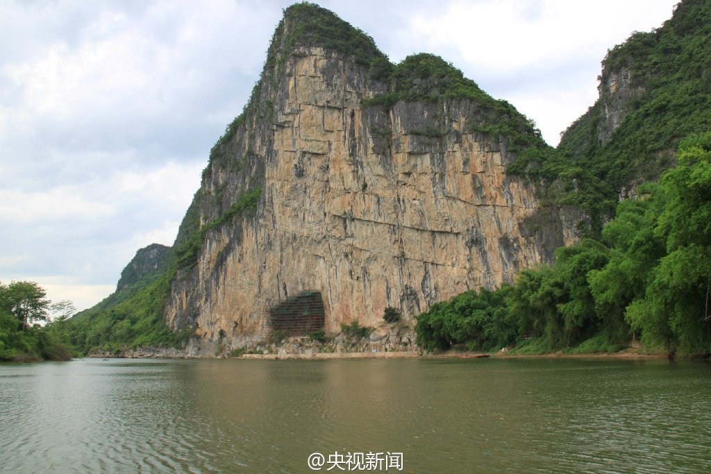其中宁明花山岩画是左江岩画的代表。