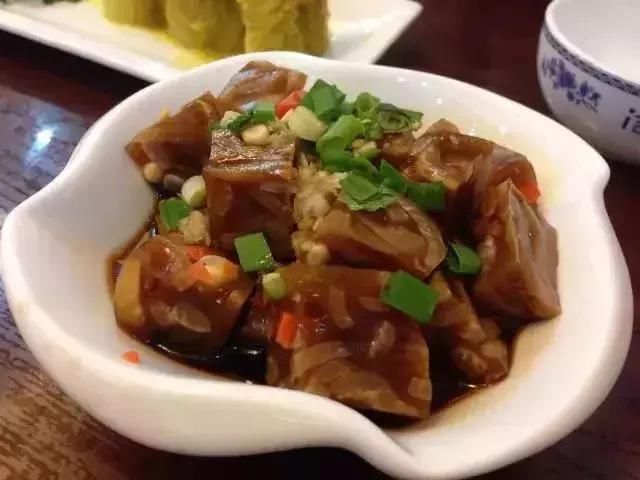 喝点小酒要是不来点肉皮腊豆,那还有啥意思!