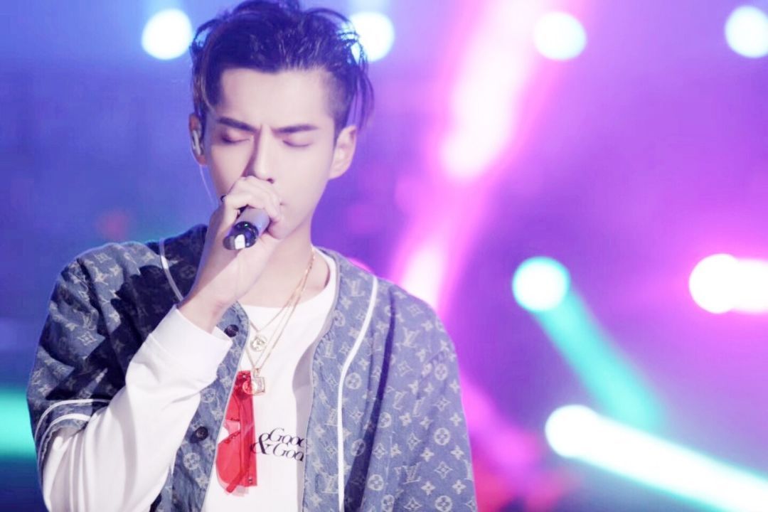 鹿晗已名草有主,吴亦凡黄子韬绯闻一茬茬,只有