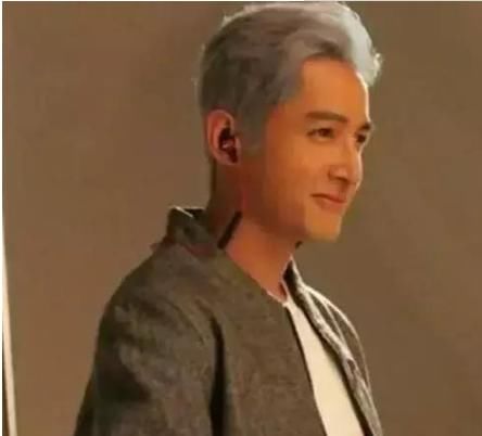 男星染白发后,胡歌超帅,马天宇惊艳,聂远变酷,唯