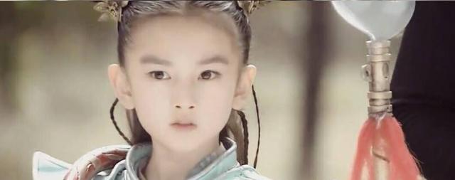 演过哪吒的宋祖儿长大了,童星出道如今却大不