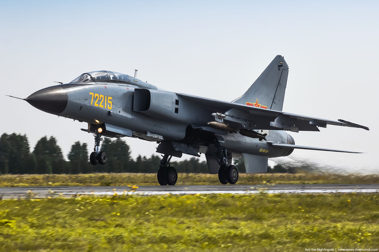 俄罗斯摄影师镜头里中国参加演习战机