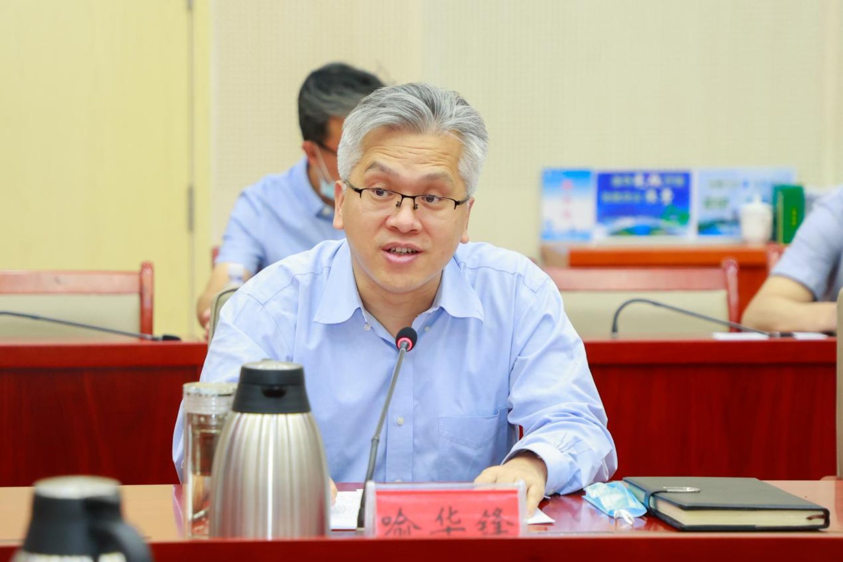 校党委常委,副校长陈红兵,区委常委,区委办主任曹子扬,副区长