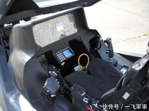 双座版歼20座舱曝光?全尺寸平面显示器:只有中