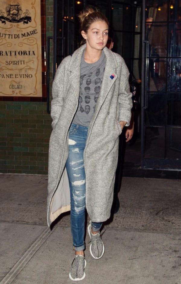 灰色大衣内搭什么颜色 灰色外套内搭什么好看