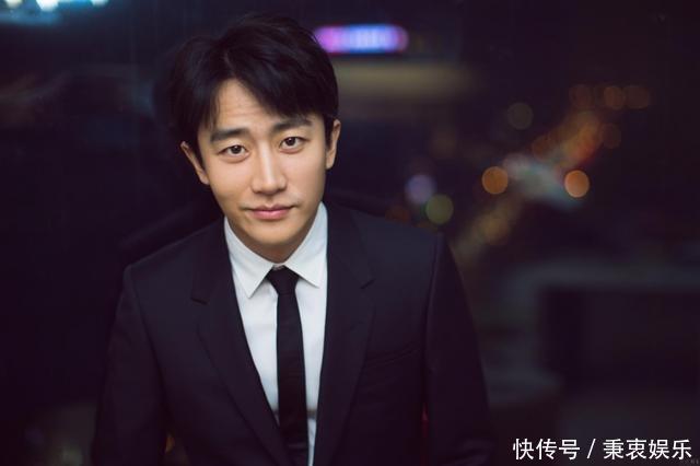 黄轩发博引起粉丝惊恐 自我堕落疑似得忧郁症