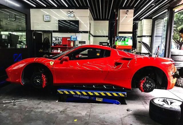 年底了去洗车店洗车要去注意爱车的哪些呢?