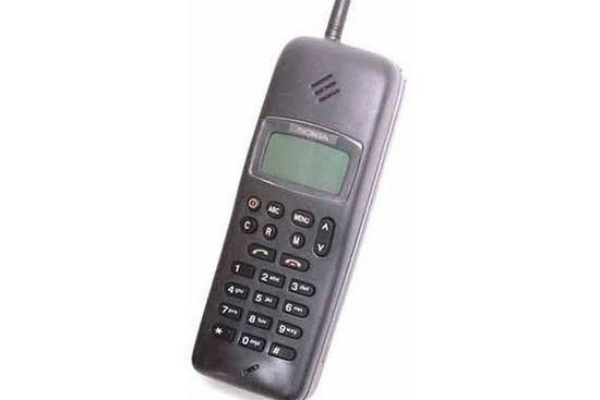 Nokia 1011是诺基亚生产的第一部GSM手机
