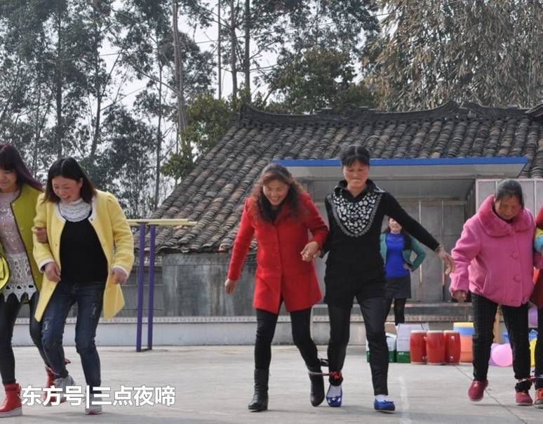 拿钱给儿子买车,女婿说了三百二十个字,继母悻悻而去