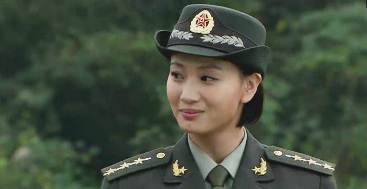 军装妹子侯梦莎称荧幕最美铁娘子 网曝丈夫竟