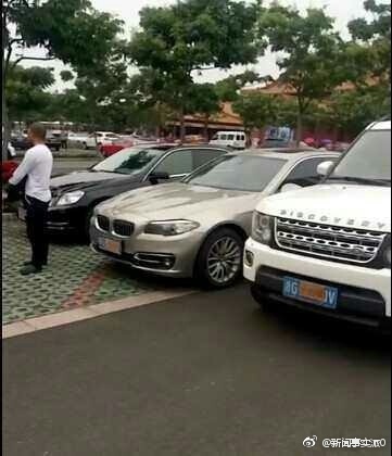 最近富二代开豪车表白迪丽热巴,鹿晗回应了!