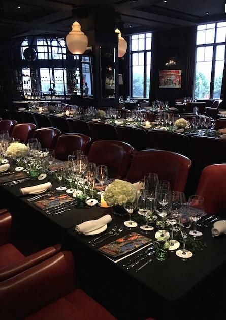 她曾逼林志玲喝酒扬言道:不喝你知道下场吗?如