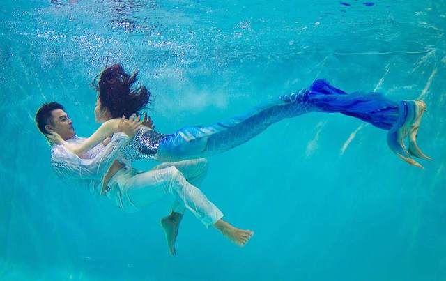 王鸥赵丽颖毛晓彤紫色长裙比美,毛晓彤最惊艳