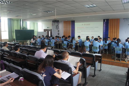 四川省教育科学研究院院长一行到成都西北中学