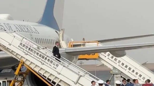 今天下午，布林肯抵达北京