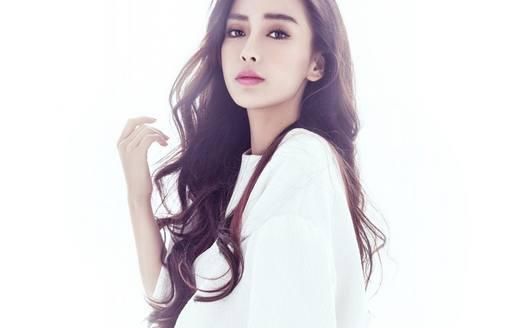 杨颖拿周冬雨的作品当开场白!周冬雨一脸懵逼