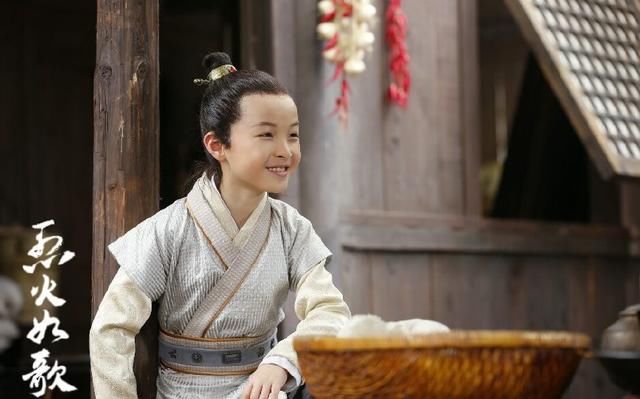 《烈火如歌》谢小风扮演者小戏骨石悦安鑫,据