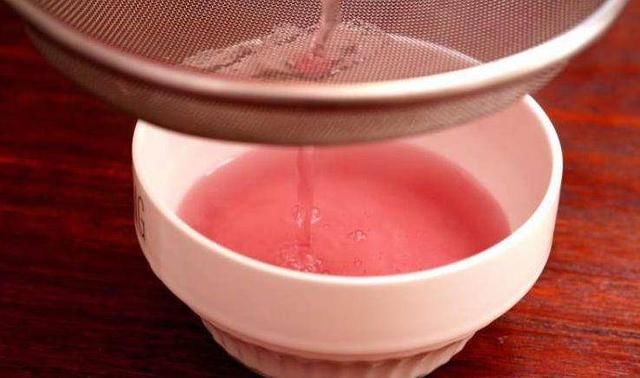 水煮洋葱,专治咳嗽、阿嚏,感冒,吃一个好一个~