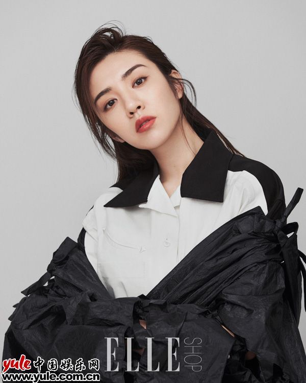 王晓晨微博分享最新时尚大片 粉丝却意外发现