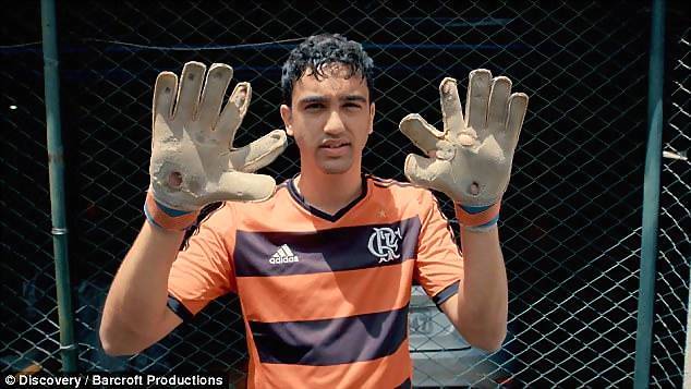 巴西一家族14人拥有6手指6脚趾