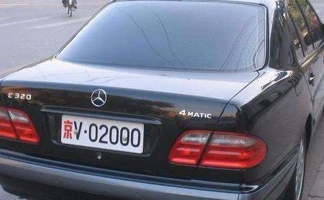 中国车牌常见5种颜色,老司机都会对最后两种车