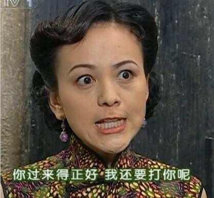 中的雪姨,曾被两任前夫抛弃,为了儿子至今不嫁