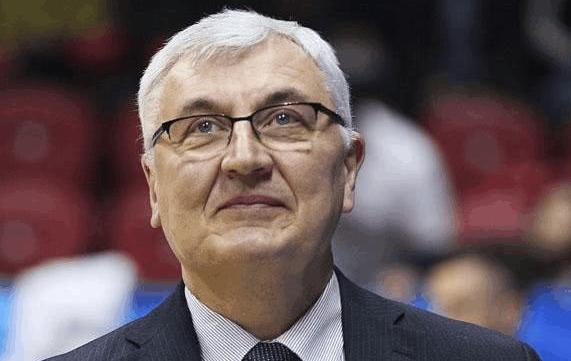 李楠出任国家队主教练薪水是多少