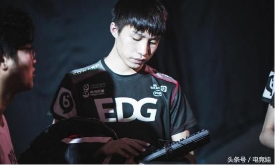 LOL职业选手工资多高,Uzi年薪过1.5亿!