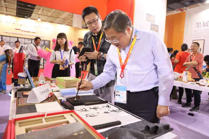 北京文化创意产业展在第14届文博会上火爆亮相