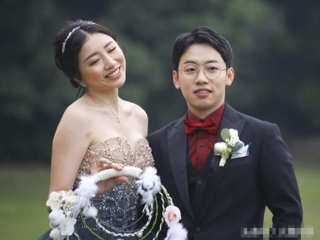 158厘米的体操五金王邹凯,娶高5厘米的妻子,她却不肯放弃高跟鞋